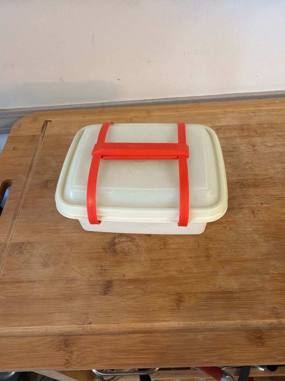 Vintage Tupperware Pack N Carry Lunch Box with Red Handle #1254